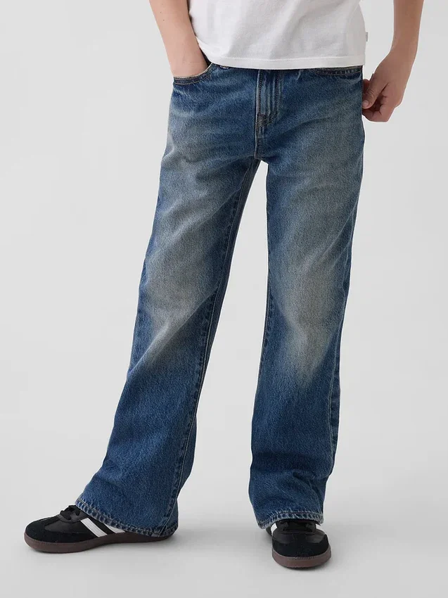 Jeans i avslappnad bootcut-modell för barn