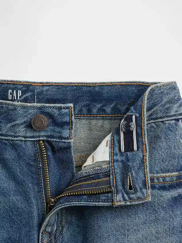 Jeans i avslappnad bootcut-modell för barn