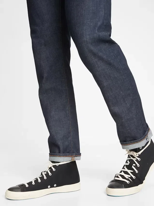 Jeans med atletisk, avsmalnande passform