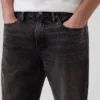 Jeans med avslappnad rak passform