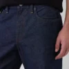 Jeans med avslappnad rak passform