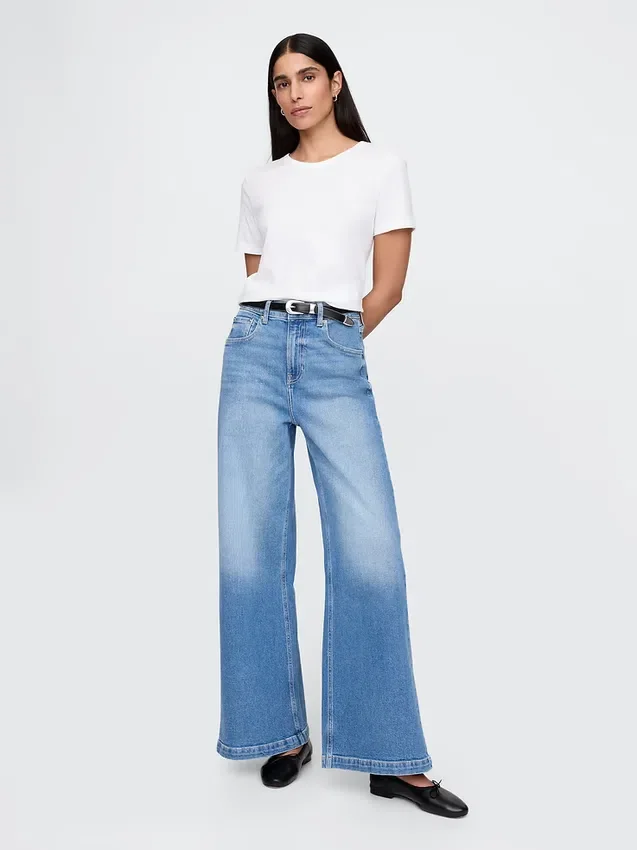 Jeans med extra hög midja och vida ben