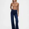 Jeans med hög midja och avslappnad utsvängd passform