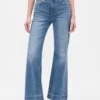 Jeans med hög midja och avslappnad utsvängd passform