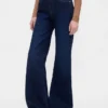 Jeans med hög midja och avslappnad utsvängd passform