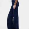 Jeans med hög midja och avslappnad utsvängd passform