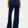 Jeans med hög midja och avslappnad utsvängd passform