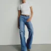 Jeans med hög midja och avslappnad utsvängd passform