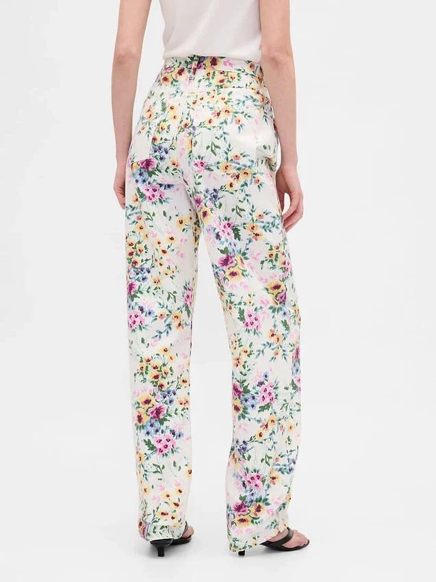 Jeans med hög midja och blommönster