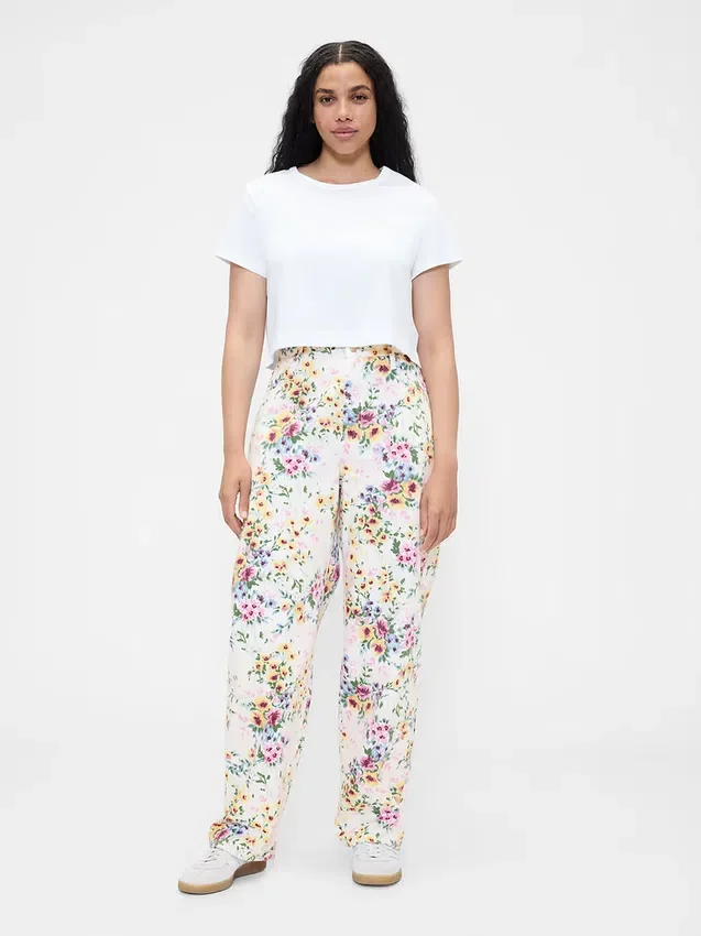 Jeans med hög midja och blommönster