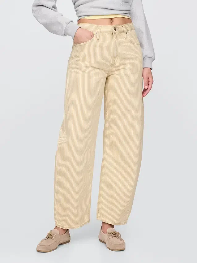 Jeans med hög midja och khakifärgade ränder