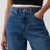 Jeans med hög midja och kort benlängd