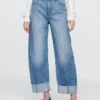 Jeans med hög midja och uppvikt benslut