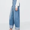 Jeans med hög midja och uppvikt benslut