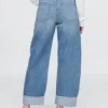 Jeans med hög midja och uppvikt benslut
