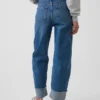 Jeans med hög midja och uppvikt benslut