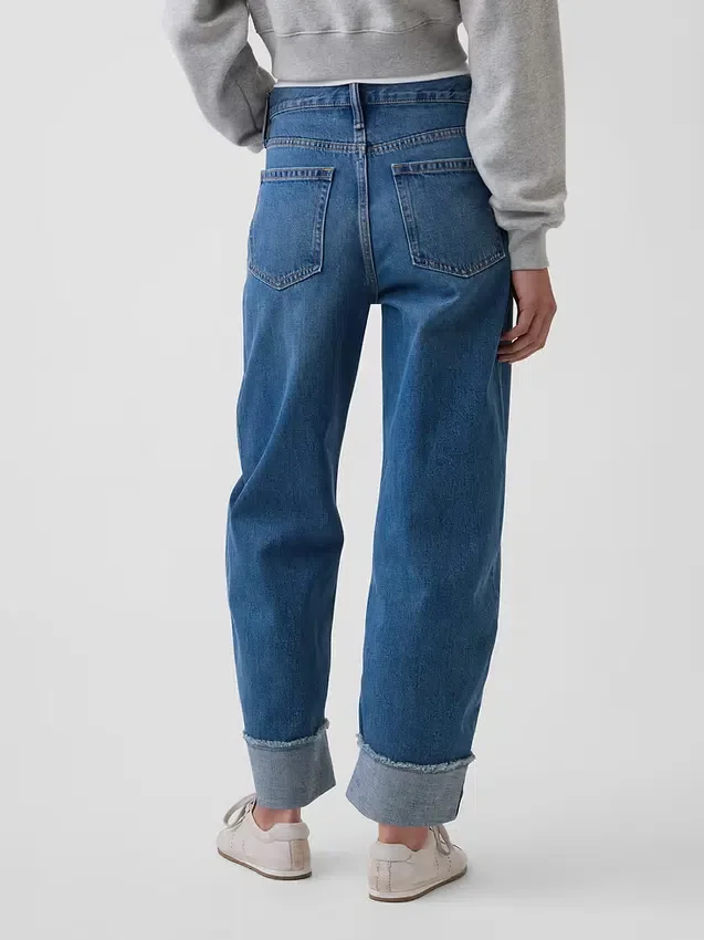 Jeans med hög midja och uppvikt benslut