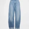 Jeans med hög midja och uppvikt benslut