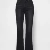 Jeans med hög midja och utsvängda ben