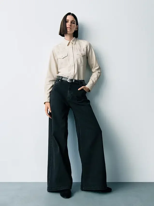 Jeans med hög midja och vida ben