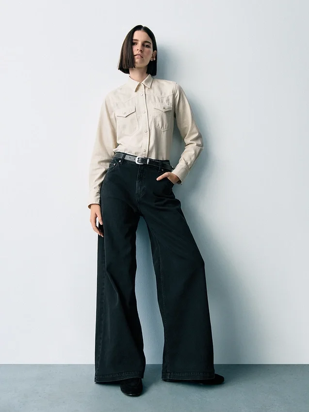 Jeans med hög midja och vida ben