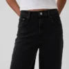 Jeans med hög midja och vida ben