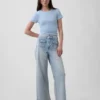 Jeans med hög midja, vid ben och ankellängd