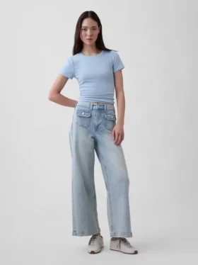 Jeans med hög midja, vid ben och ankellängd