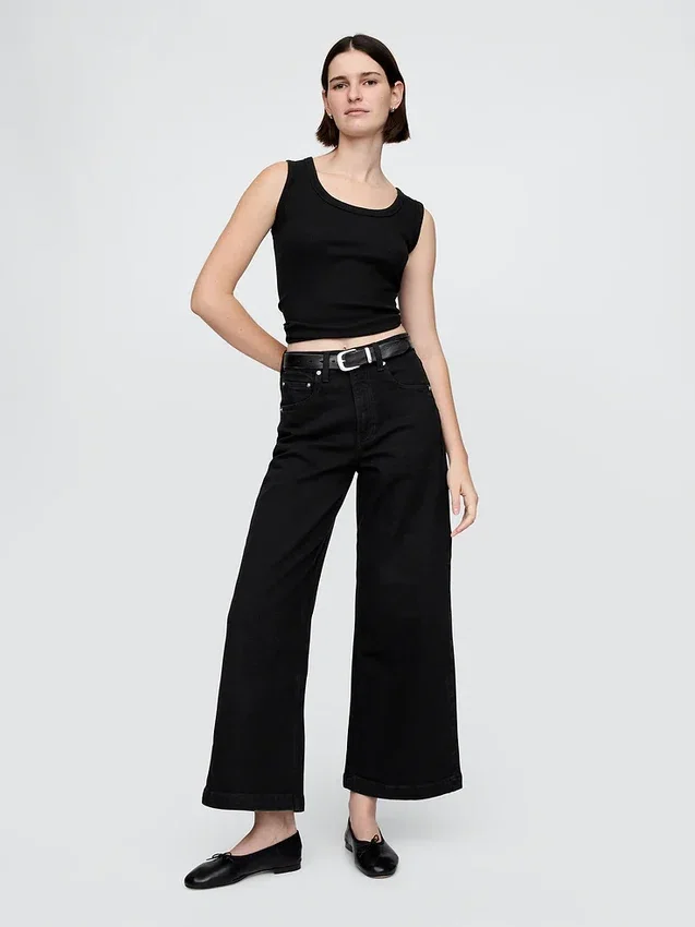Jeans med hög midja, vid ben och ankellängd