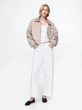Jeans med hög midja, vid ben och ankellängd