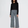 Jeans med hög midja, vid ben och ankellängd