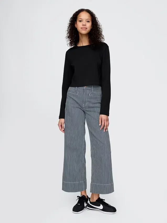 Jeans med hög midja, vid ben och ankellängd