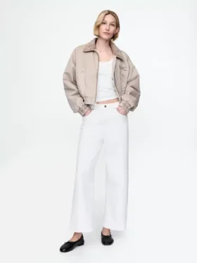Jeans med hög midja, vid ben och ankellängd
