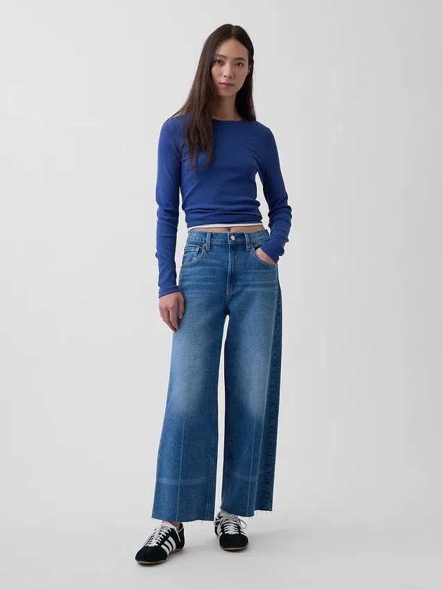 Jeans med hög midja, vid ben och ankellängd