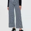 Jeans med hög midja, vid ben och ankellängd