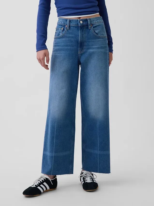 Jeans med hög midja, vid ben och ankellängd