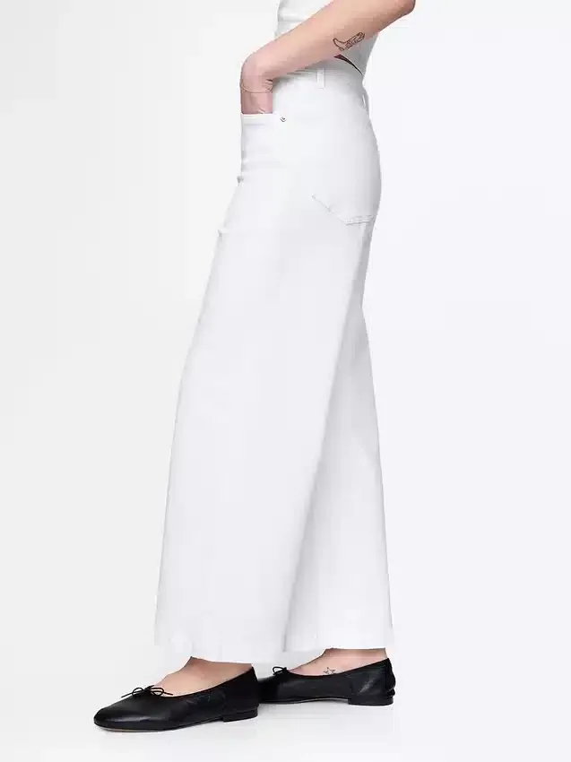 Jeans med hög midja, vid ben och ankellängd