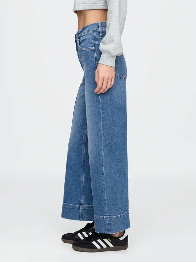 Jeans med hög midja, vid ben och ankellängd