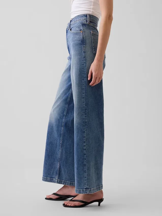Jeans med hög midja, vid ben och ankellängd