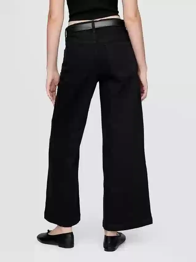 Jeans med hög midja, vid ben och ankellängd