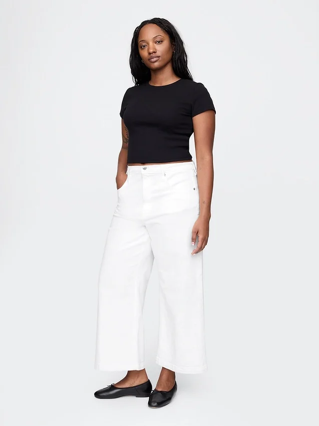Jeans med hög midja, vid ben och ankellängd