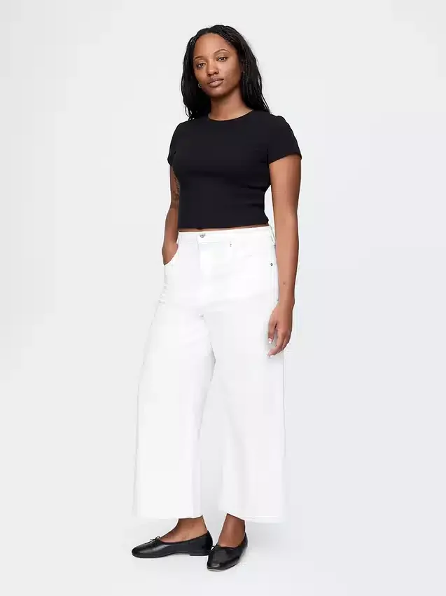 Jeans med hög midja, vid ben och ankellängd