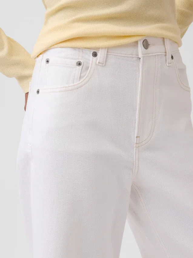 Jeans med hög midja, vid ben och ankellängd