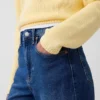 Jeans med hög midja, vid ben och ankellängd