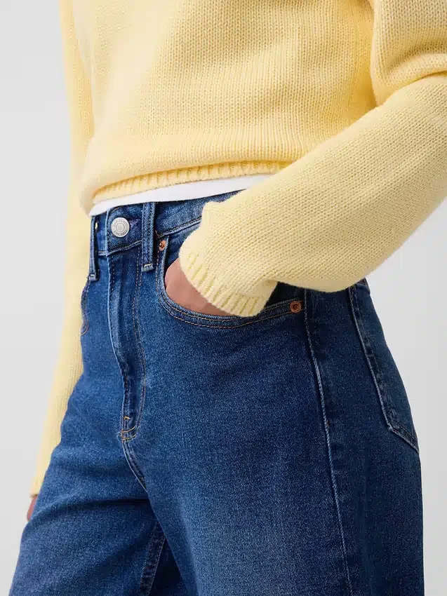 Jeans med hög midja, vid ben och ankellängd