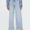 Jeans med hög midja, vid ben och uppvikt nederkant