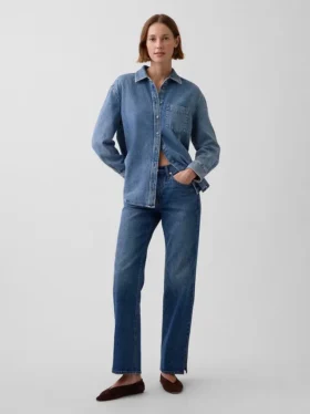 Jeans med medelhög midja, delad fåll och avslappnad rak passform