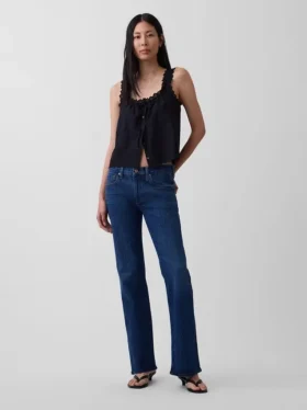 Jeans med medelhög midja och avslappnad passform i bootcut-modell