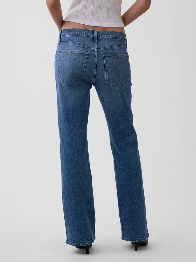 Jeans med medelhög midja och avslappnad passform i bootcut-modell