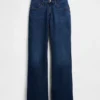 Jeans med medelhög midja och avslappnad passform i bootcut-modell